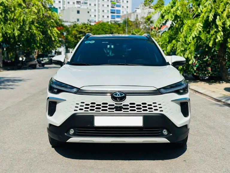 Bán Toyota Corolla Cross 1.8V 2024 đăng ký 2025